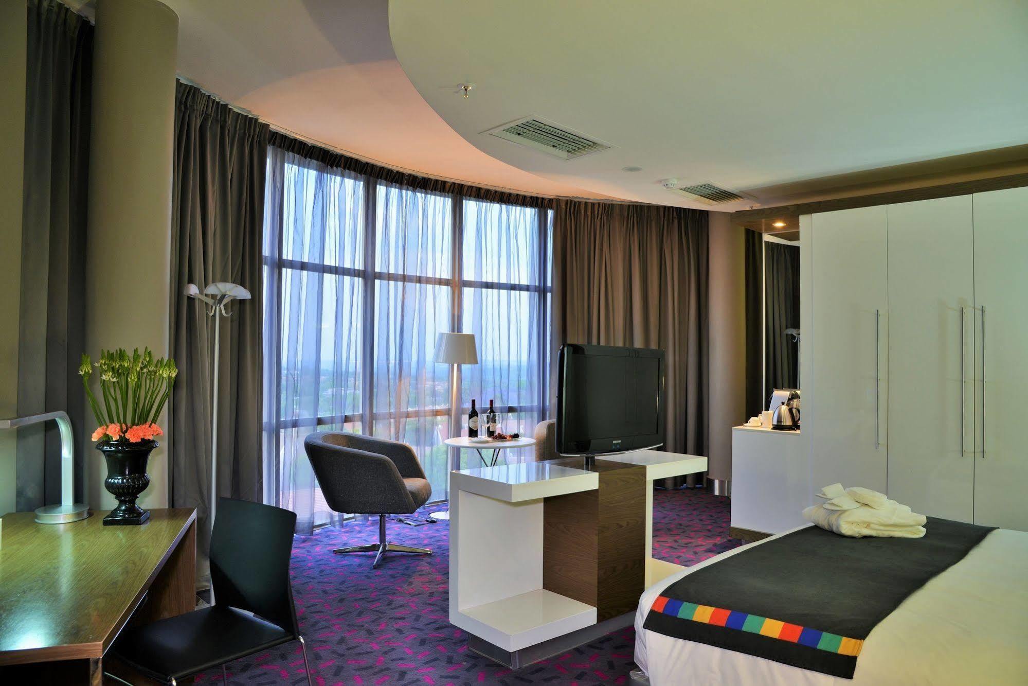 Park Inn Sandton Йоганнесбурґ Екстер'єр фото