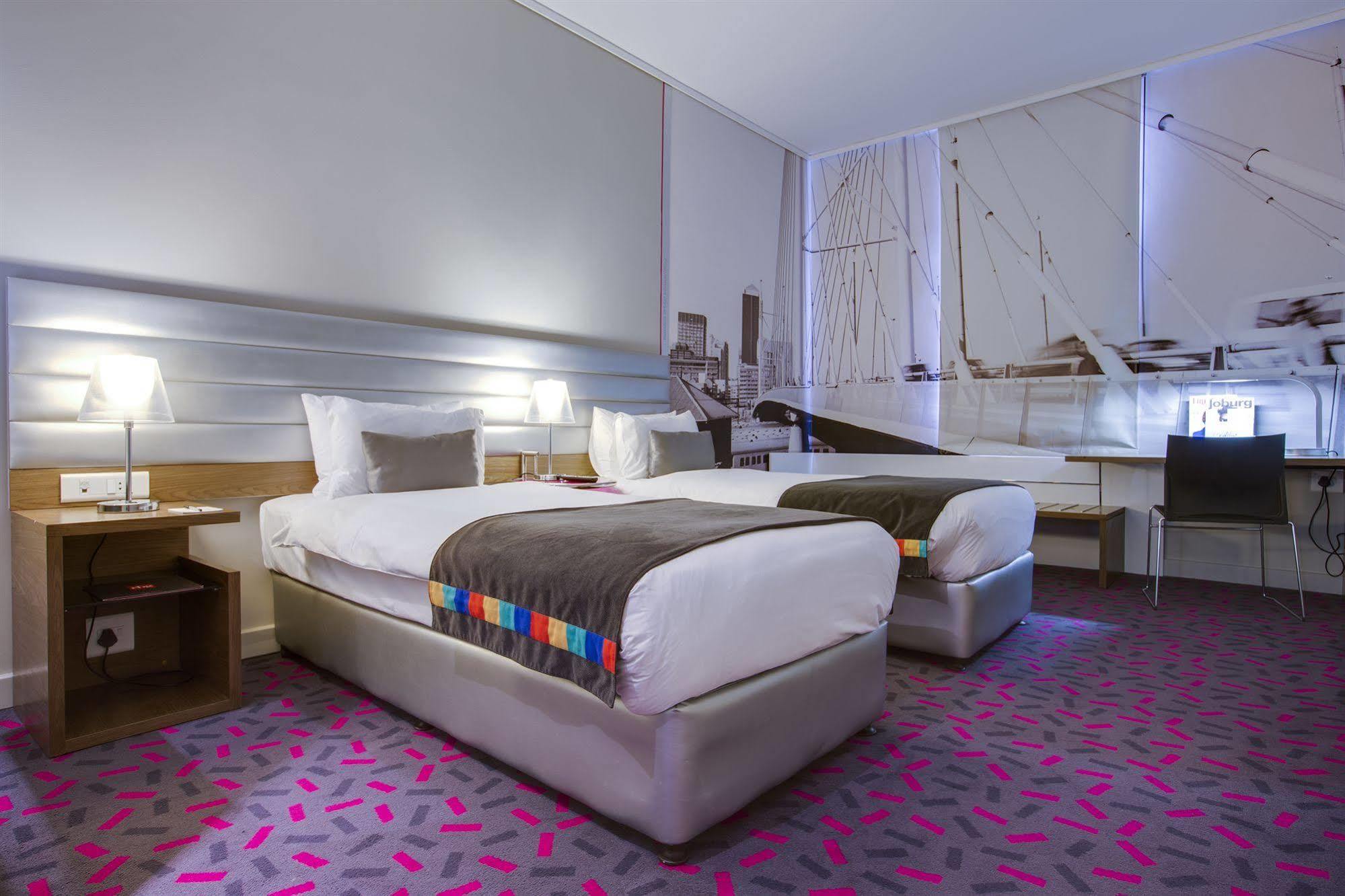 Park Inn Sandton Йоганнесбурґ Екстер'єр фото